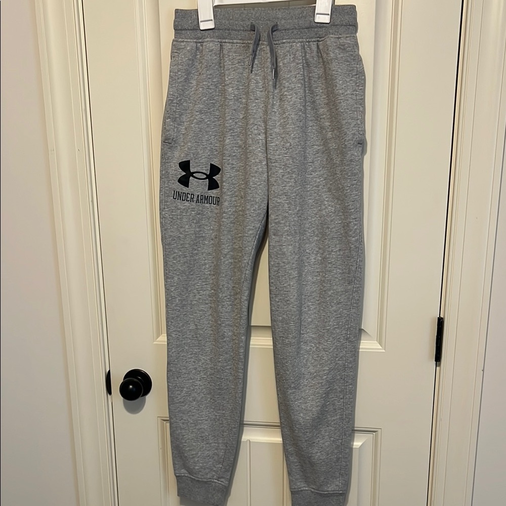 Under Armour Gray Sweatpants with Elastic Cuffs